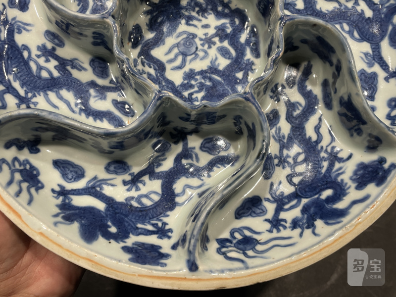 明万历 青花瑞兽纹格盘 - 图7